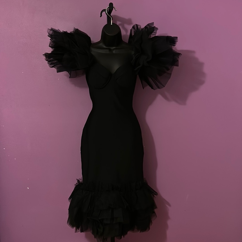 Stunning Black Off the Shoulder Formal Dress